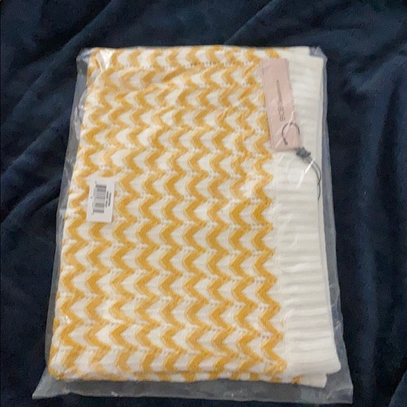 BCBG 2 piece chevron skirt and crop top set *NWT - Picture 5 of 7